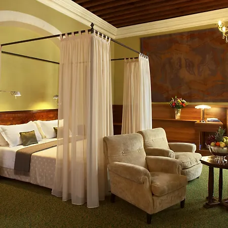 Hotel Saturnia&international 4*