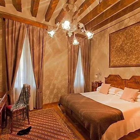 ساتورنيا وإنترناتيونال 4*