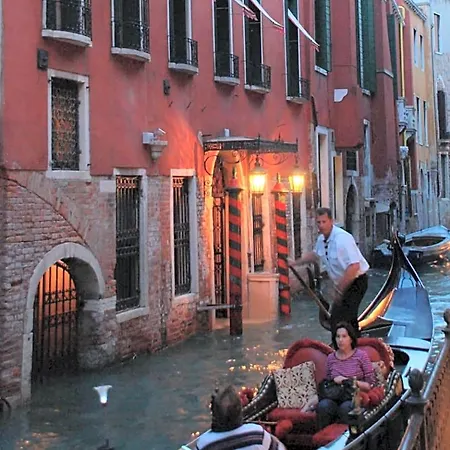 Saturnia & International 4*