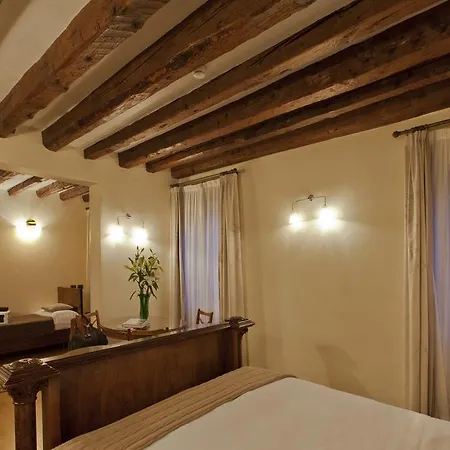 Saturnia & International Venetië