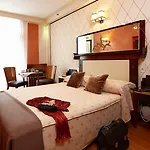 酒店 萨图瑞尼亚国际酒店 4*