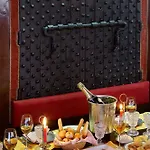 Ξενοδοχείο Saturnia & International 4*