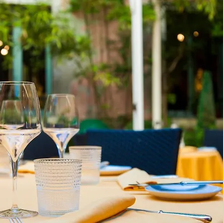 Отель Saturnia & International 4*