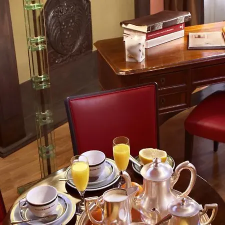 サトゥルニア ＆ インターナショナル ホテル 4*